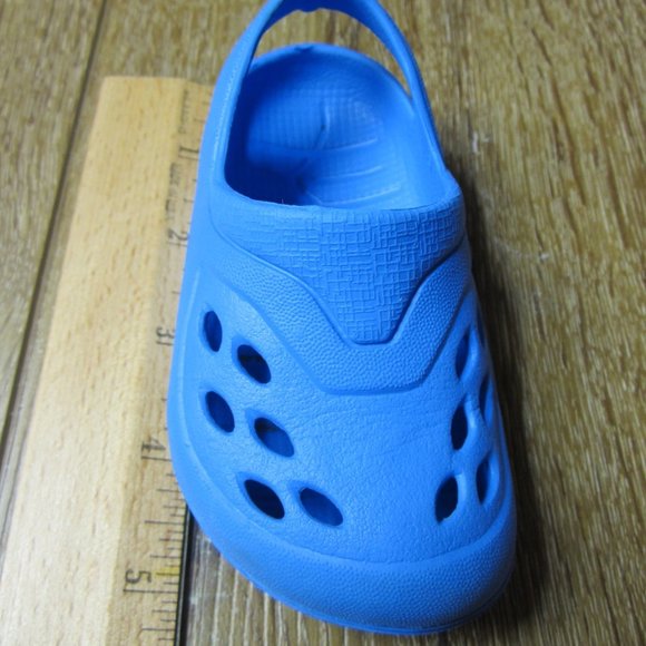 EUC like Brand New, 2 CROCs, 1 Tuffs Clogs - Picture 6 of 10